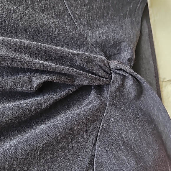 🩷5/$25 bundle Athleta twist front tee - Picture 5 of 5